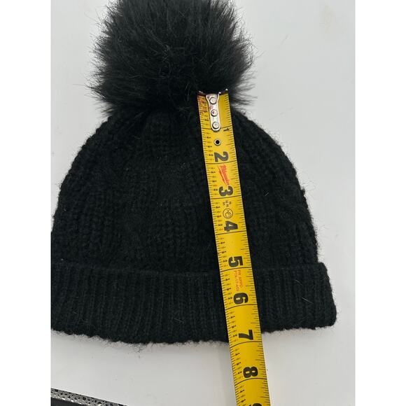 Monochromatic Fur Pom Cable Knit Black Beanie New Day target snow Winter HAT - Picture 2 of 7